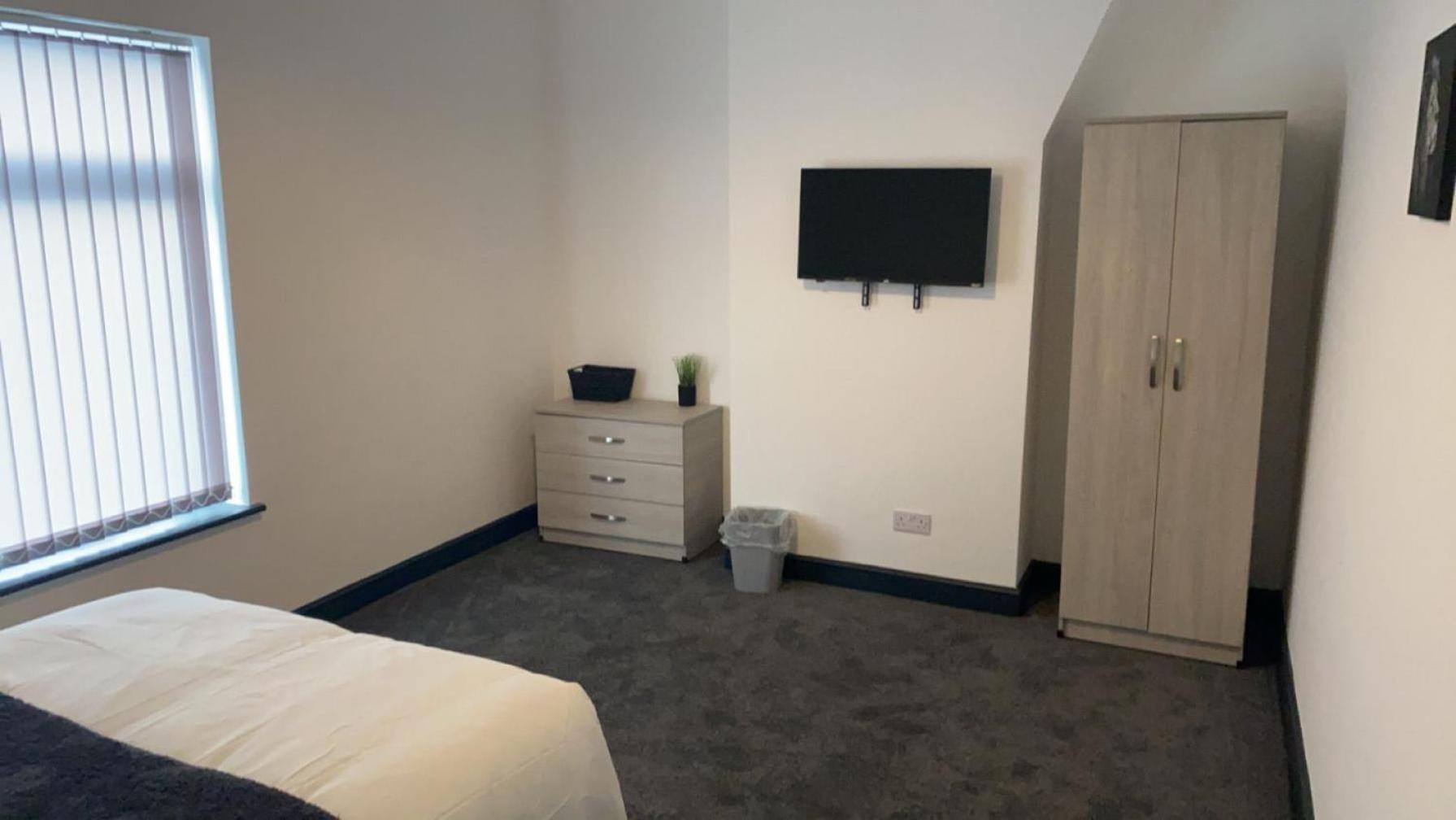 Houghton Guest House 2 Stoke-on-Trent エクステリア 写真