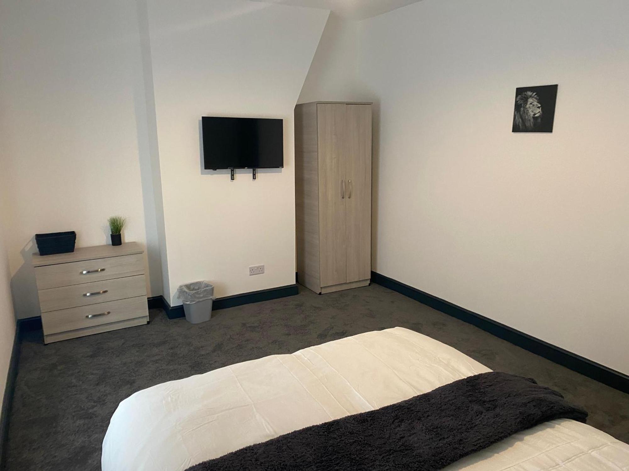 Houghton Guest House 2 Stoke-on-Trent エクステリア 写真