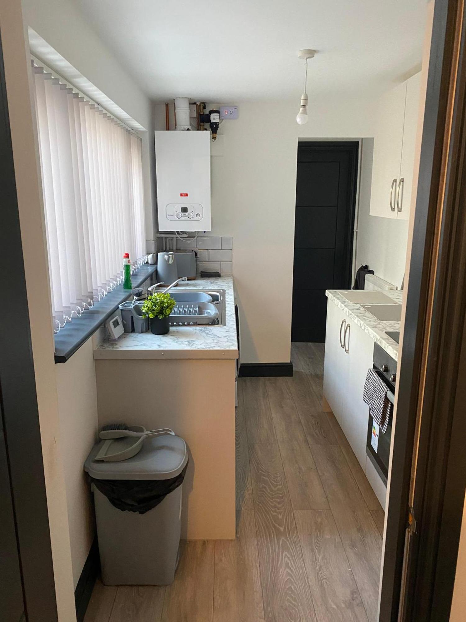 Houghton Guest House 2 Stoke-on-Trent エクステリア 写真