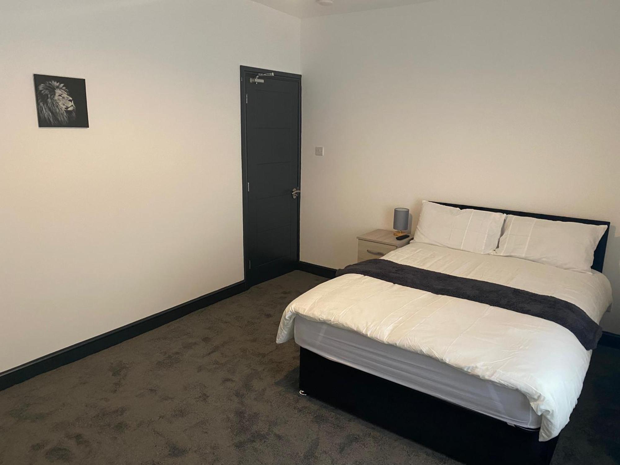 Houghton Guest House 2 Stoke-on-Trent エクステリア 写真